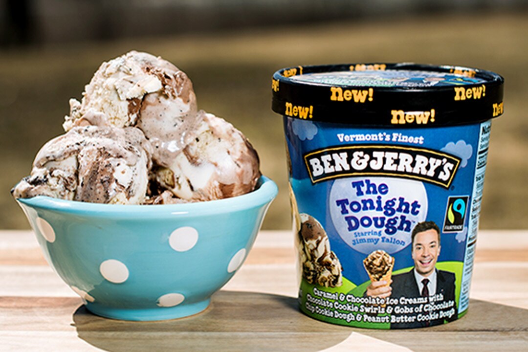 Um prato de The Tonight Dough junto com um pote